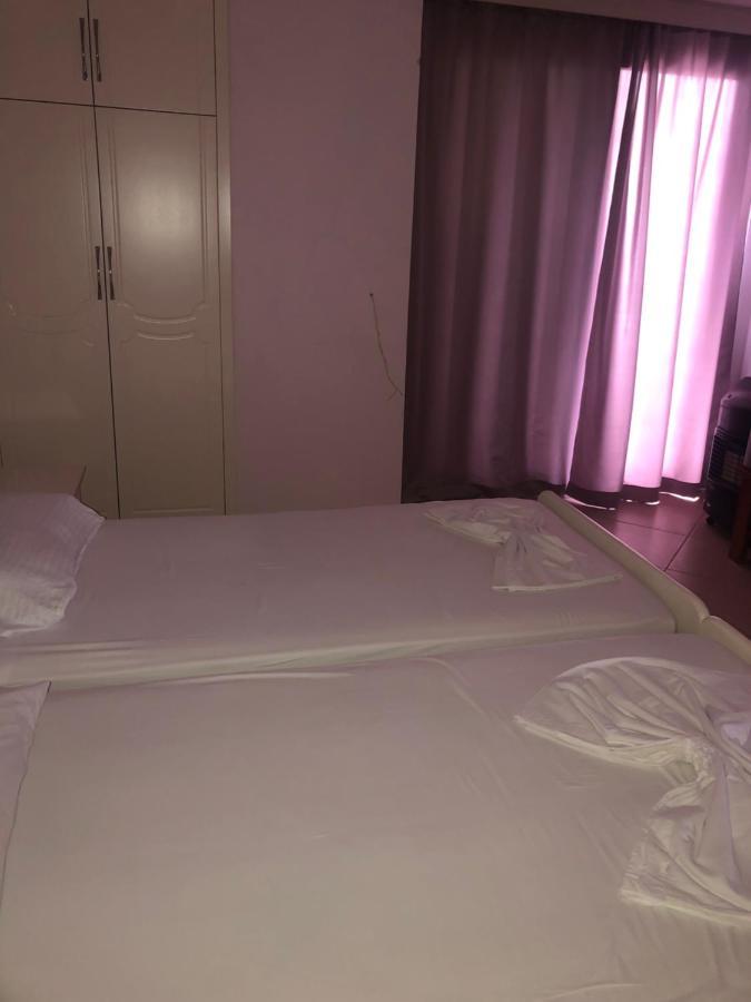 Central Boutique Hostel Саранде Екстериор снимка