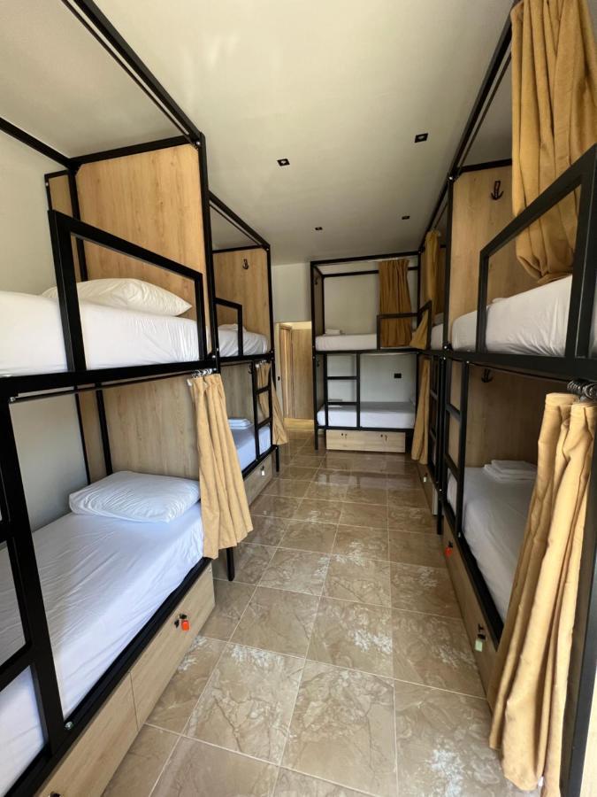 Central Boutique Hostel Саранде Екстериор снимка