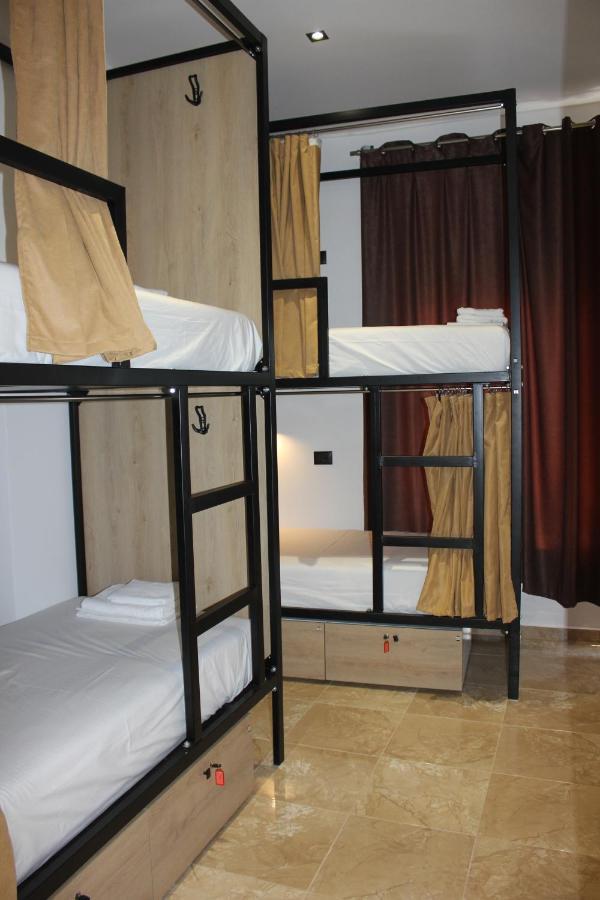 Central Boutique Hostel Саранде Екстериор снимка