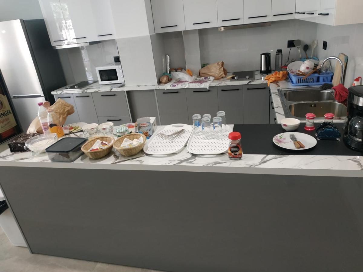 Central Boutique Hostel Саранде Екстериор снимка